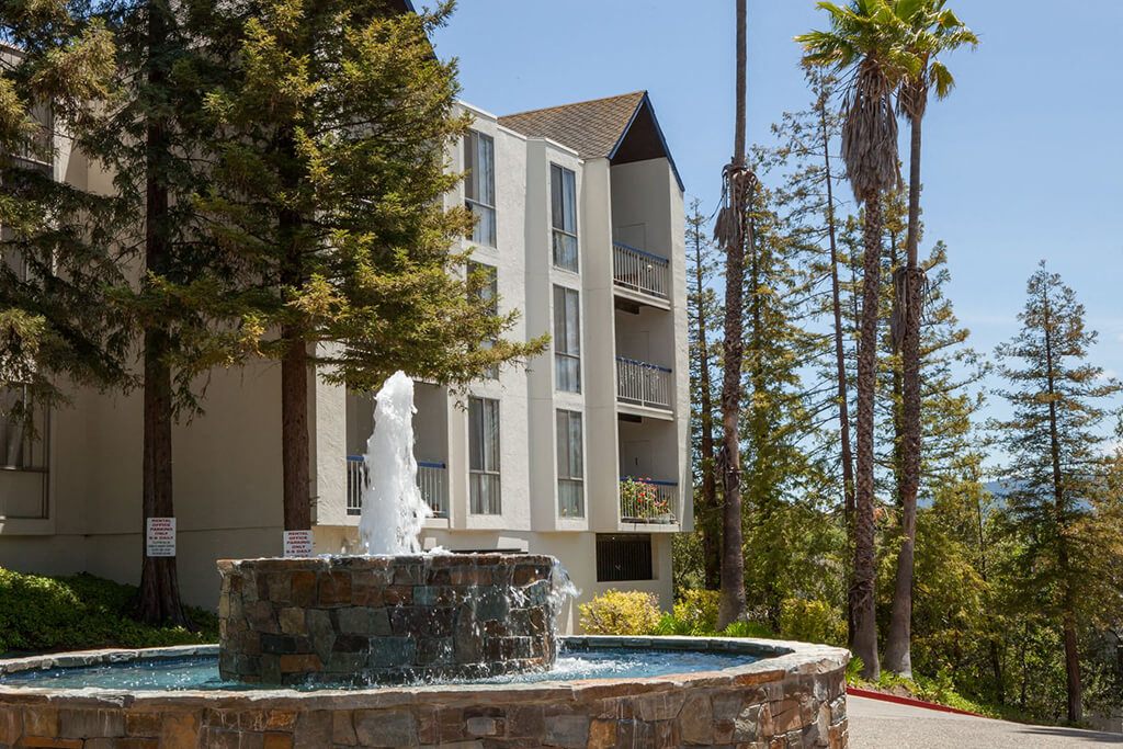 Castlewood Apartments photo 5